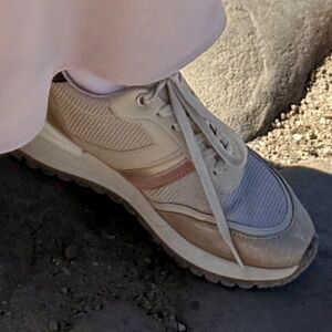 GEOX wedge mesh  lace up ivory metallic striped shoe  SIZE 6  LIKE NEW